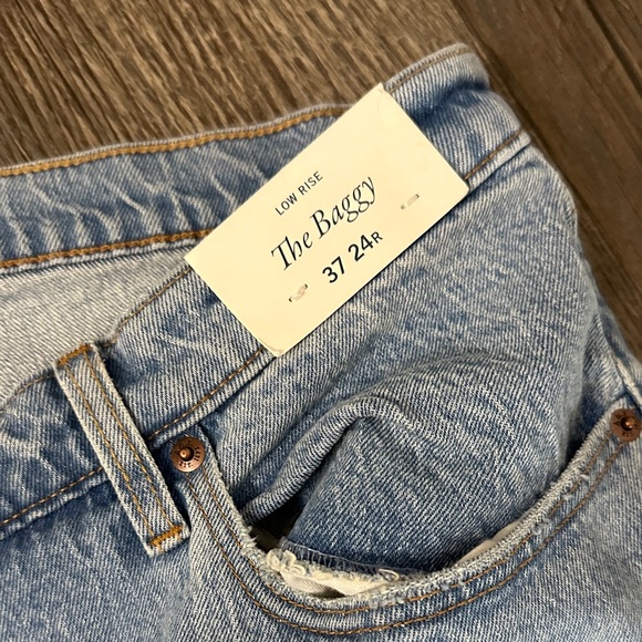 Abercrombie & Fitch The Baggy Low Rise Jeans - Picture 4 of 7